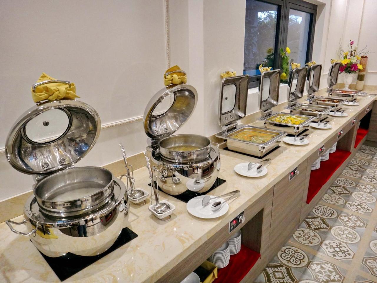 Crown Nguyen Hoang Hotel Nha Trang Luaran gambar